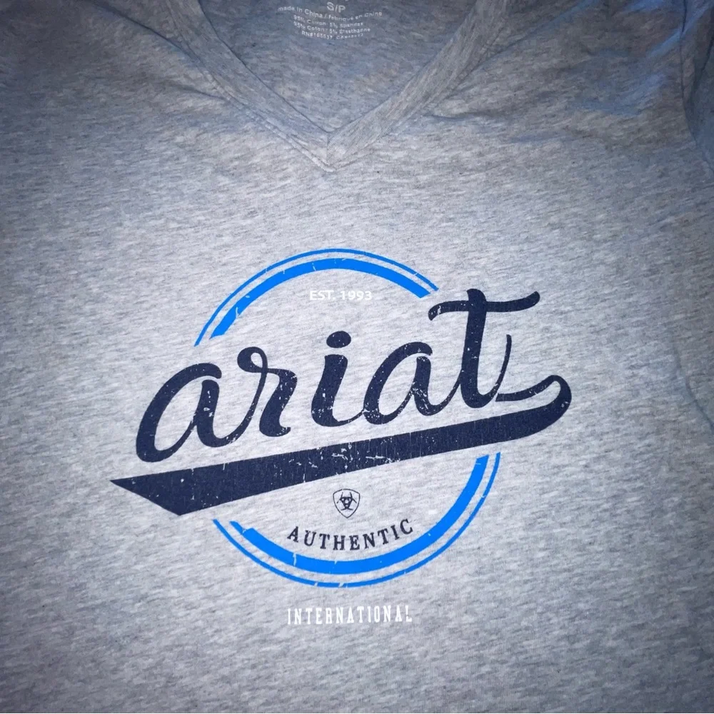 Ariat Women's Gray Graphic T-Shirt Size Small Cotton Spandex PRELOVED - Picture 2 of 7